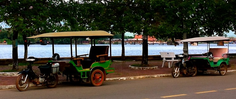 tuk tuk moto driver kampot cambodia