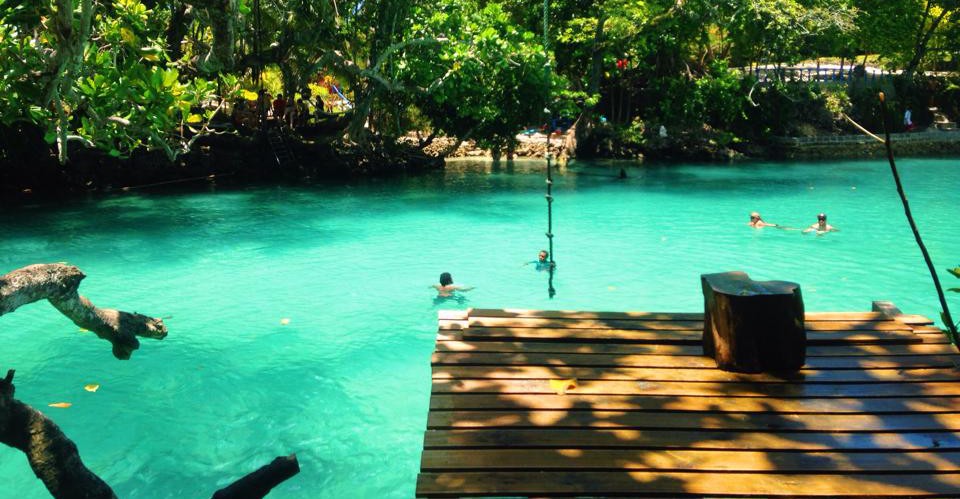 blue lagoon port vila efate vanuatu